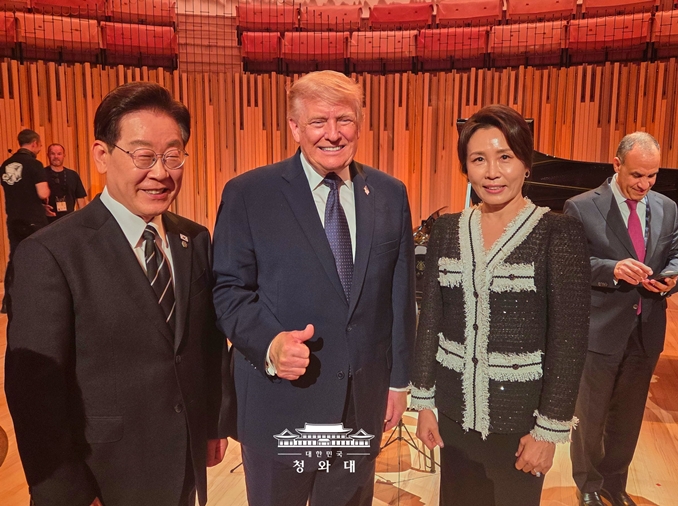 Lee pide a Trump asumir un papel de 'pacificador' en la península coreana