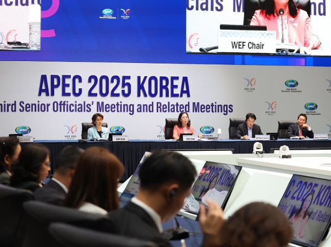 Un foro del APEC insta a ampliar la participación económica de las mujeres