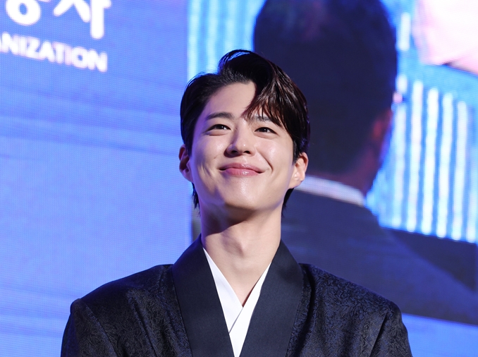 El actor Park Bo-gum es nombrado embajador honorario del turismo coreano para 2025