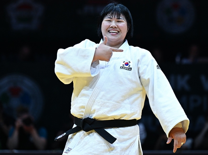 Kim Hayun gana el título mundial de yudo en la categoría femenina de peso pesado
