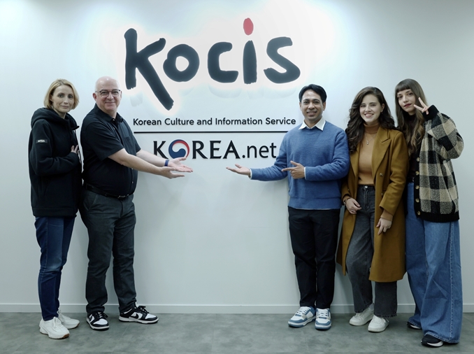 Los cinco mejores reporteros honorarios de Korea.net explican por qué promueven Corea