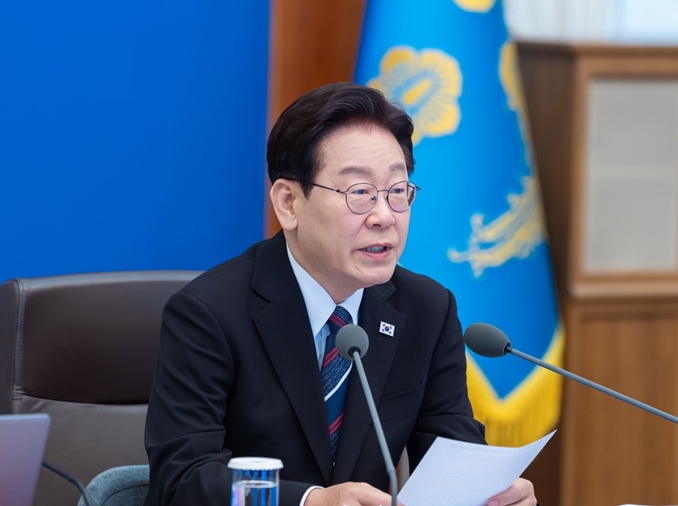 Lee se une a la iniciativa por la libre navegación en el estrecho de Ormuz