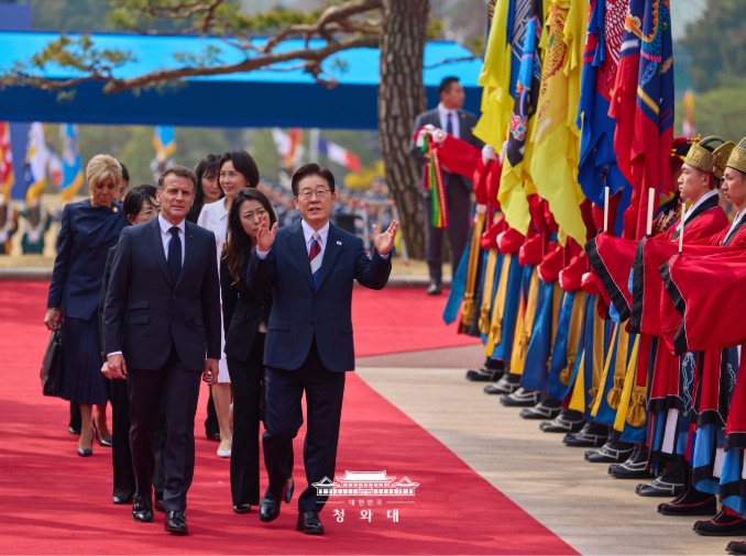 Lee visitará Francia del 6 al 9 de septiembre