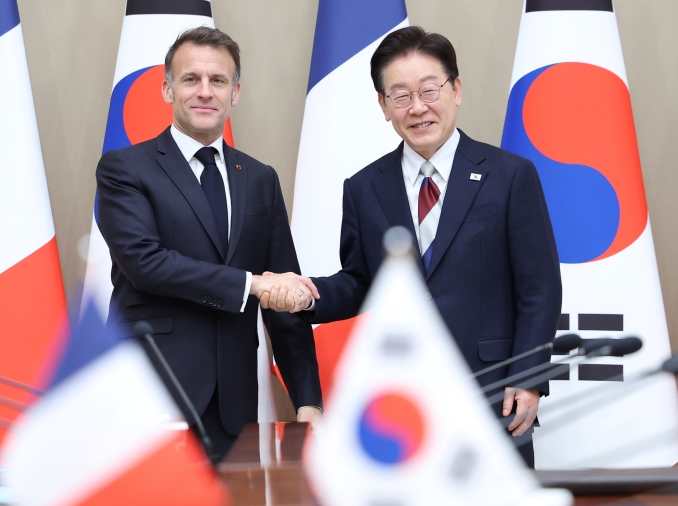 Corea y Francia acuerdan ampliar la cooperación en industrias de vanguardia y energía